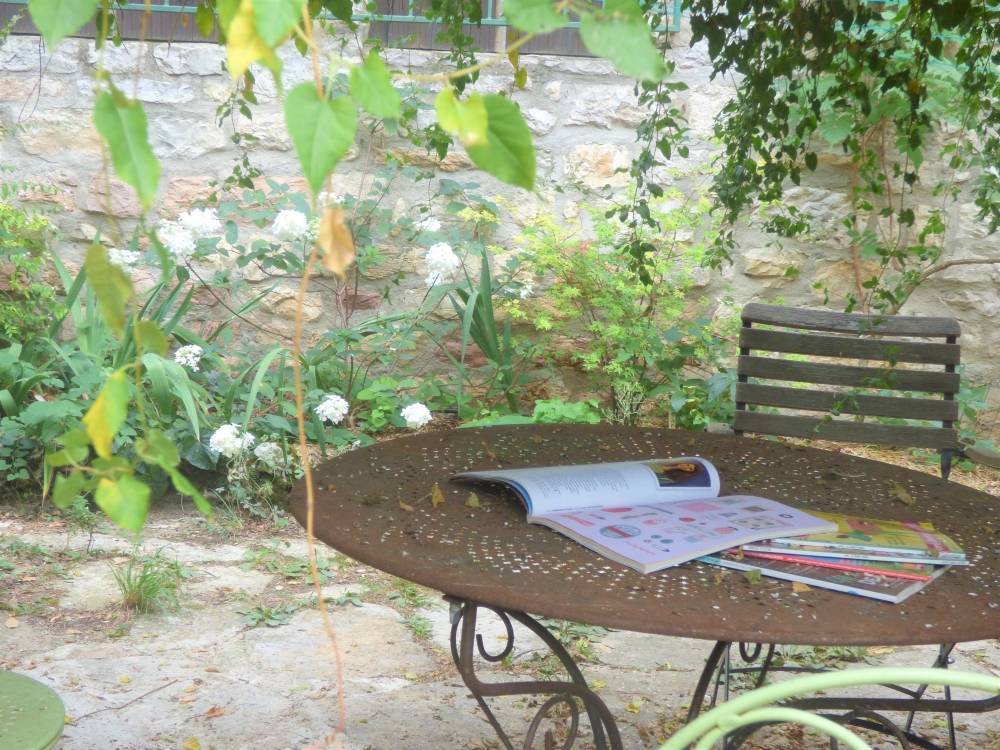 jardin table chambres d hotes location gite gorges du tarn 